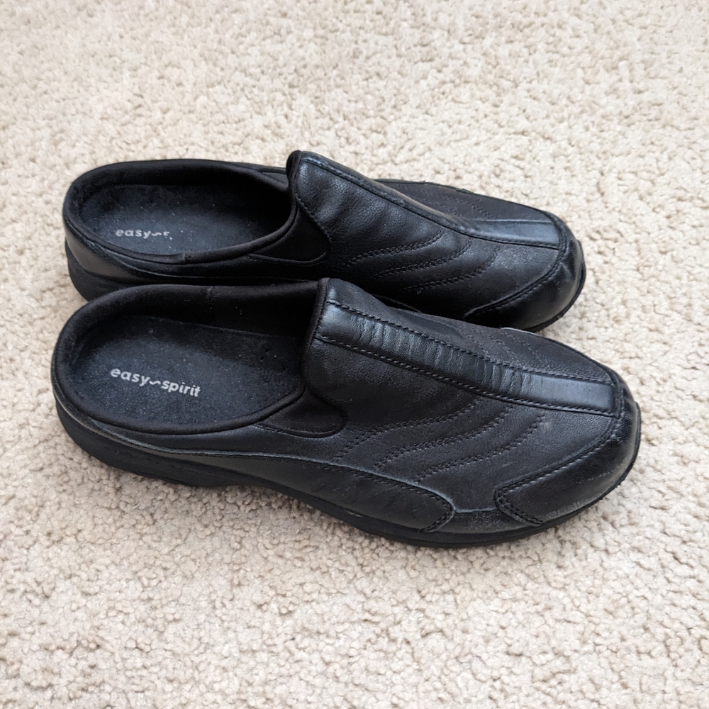 Easy Spirit Traveltime Clogs